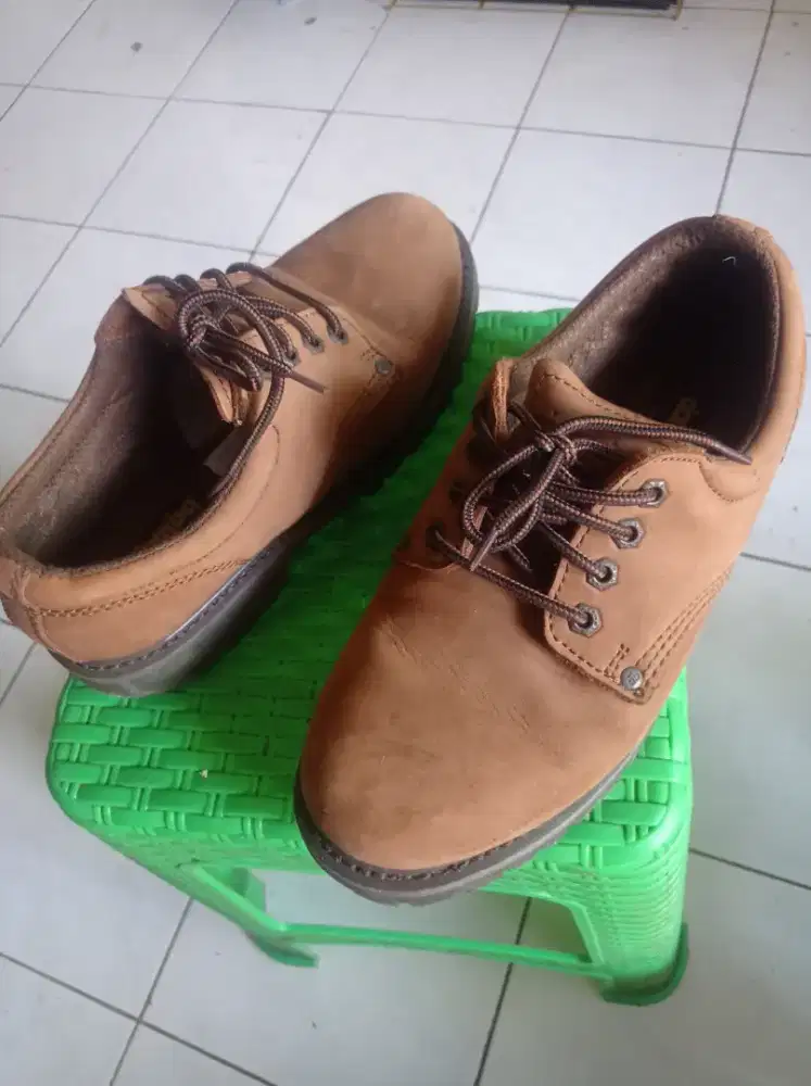 Sepatu kulit / outdoor import