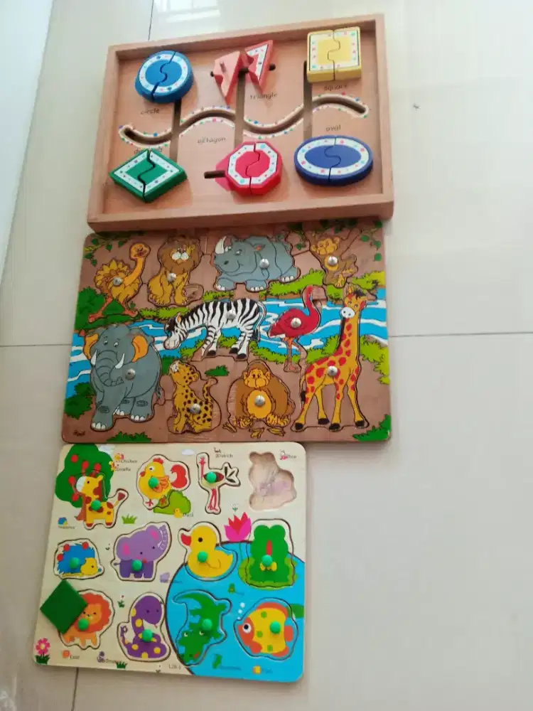 Mainan anak puzzle
