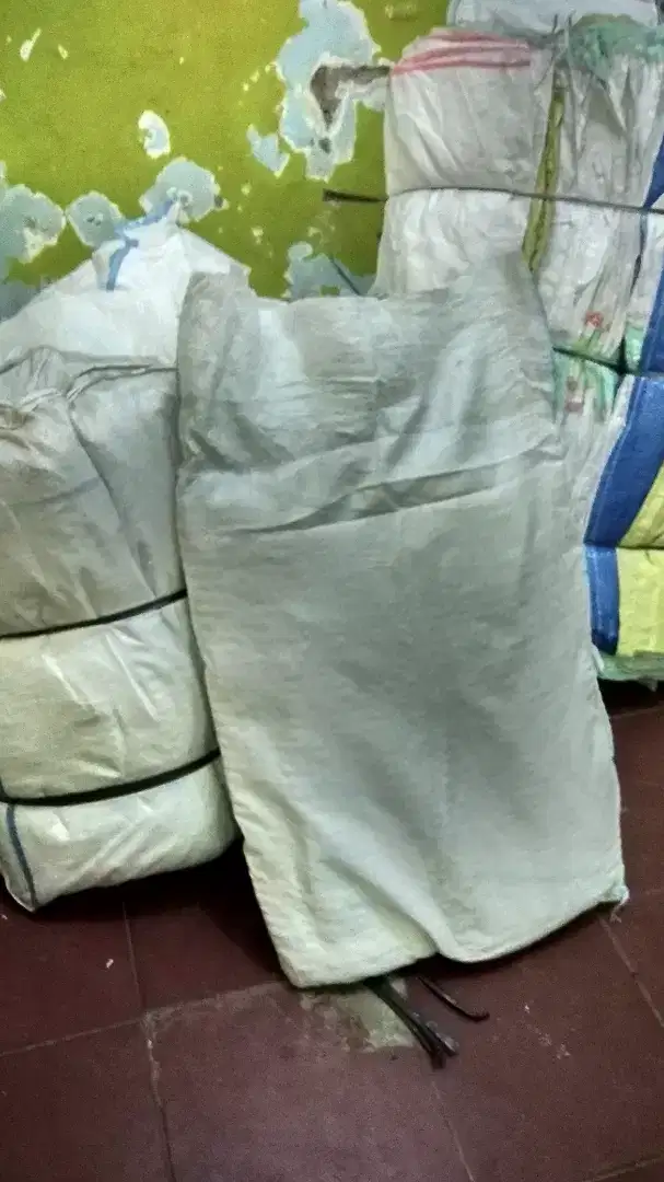 Karung bekas ukuran 50 kg dan 25 kg