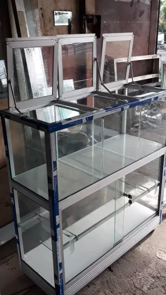 Etalase kaca &amp; aluminium