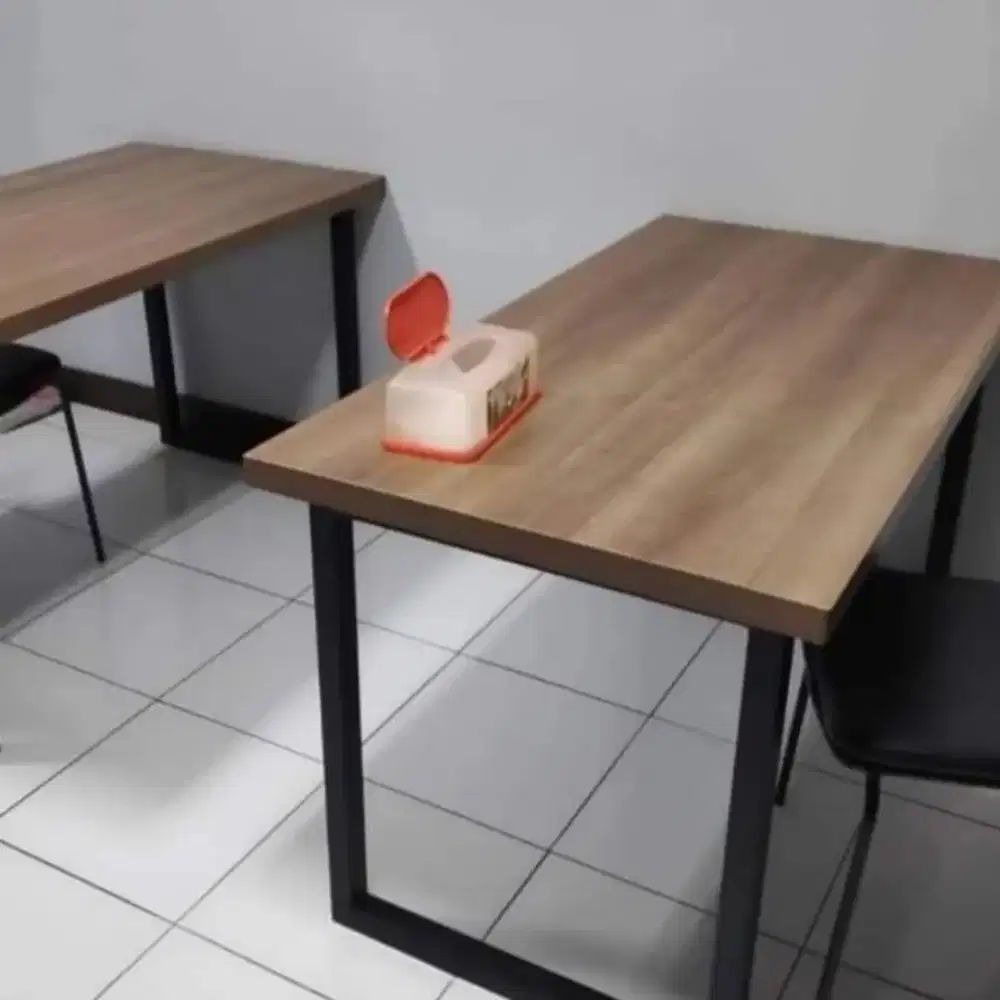 Meja cafe/rumah makan ukuran 150x60x75 cm