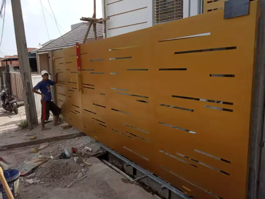 Pagar modern cutting plat