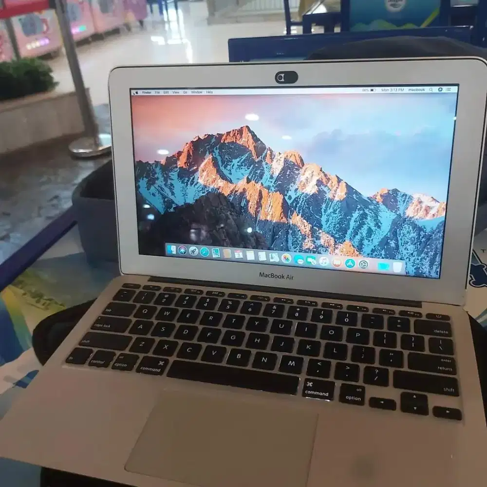 Macbook Air Core i5