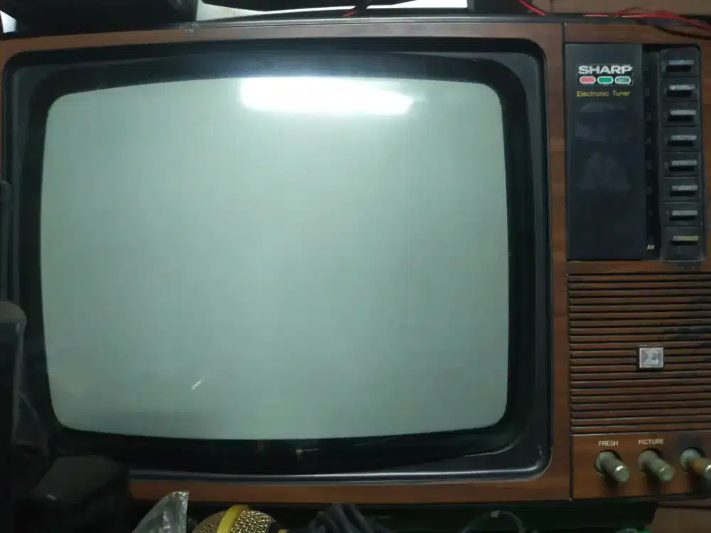 Tv sharp kuno antik koleksi pajangan