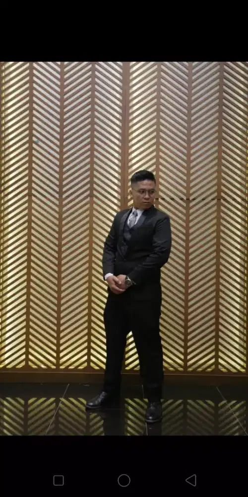 Aneka jas  pria model slimfit kekinian.