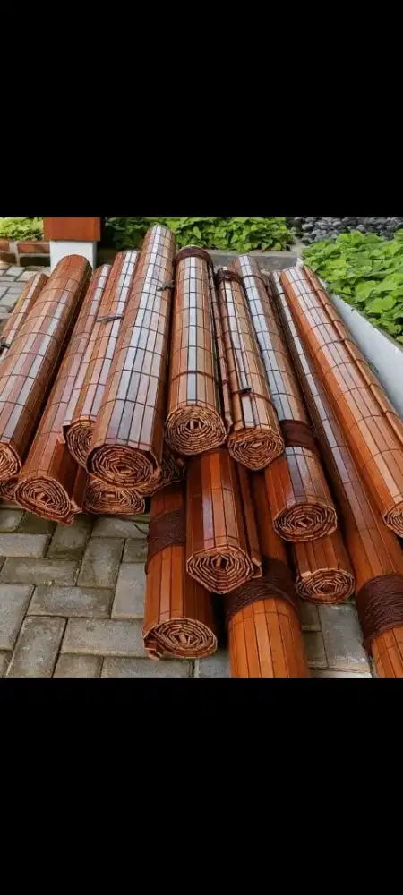 Tirai kayu jati Pusat