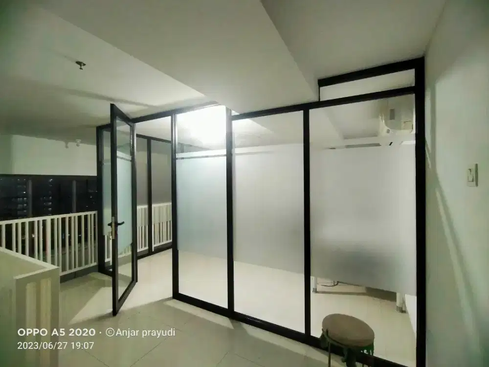 Pintu kaca aluminium