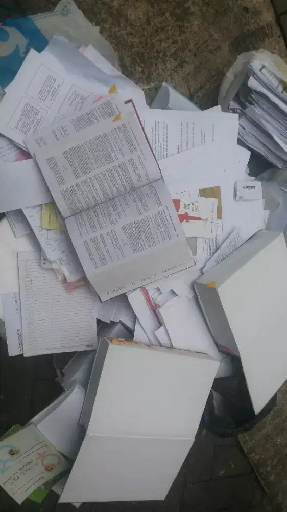 Menerima/beli kertas bekas