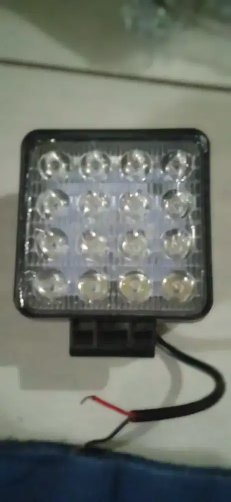 Lampu sorot 16 mata merk aeslux