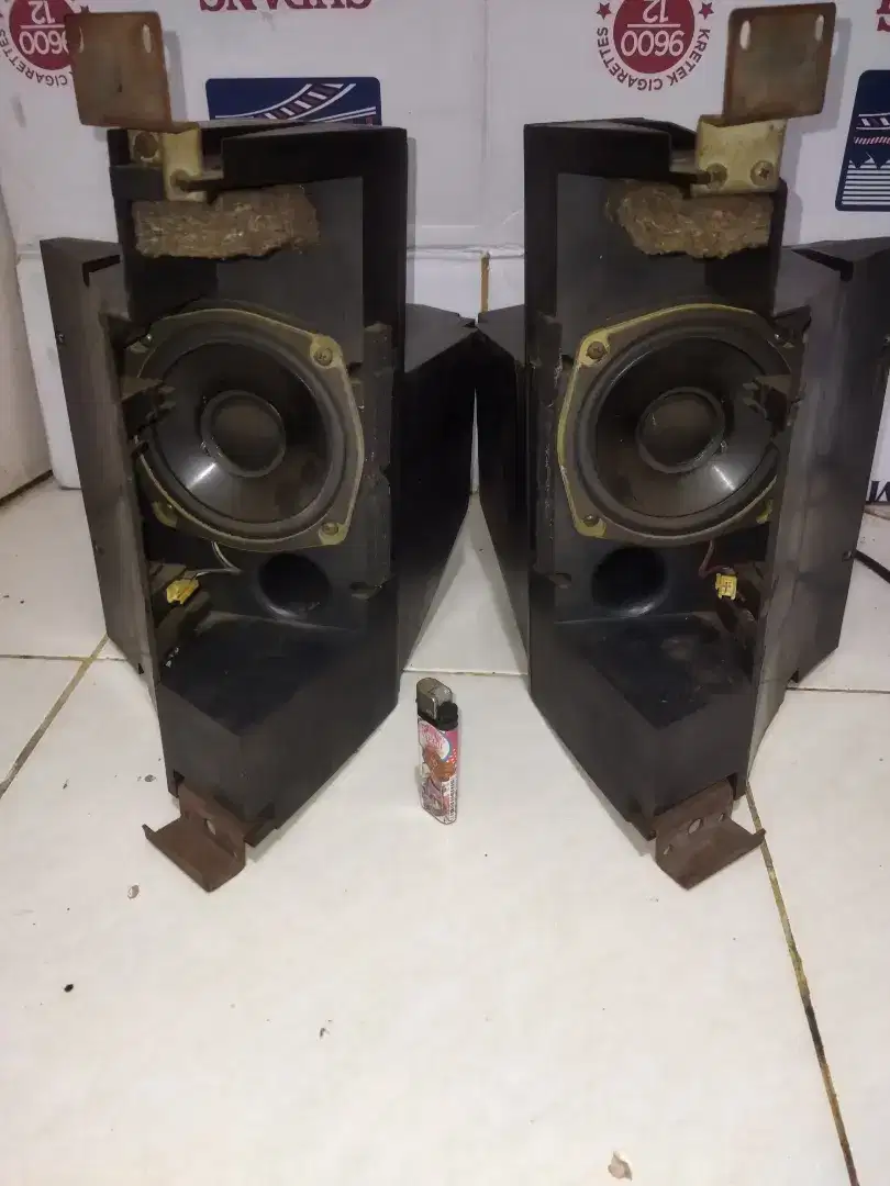 Sepasang speaker bekas copotan TV Sony 29 inc