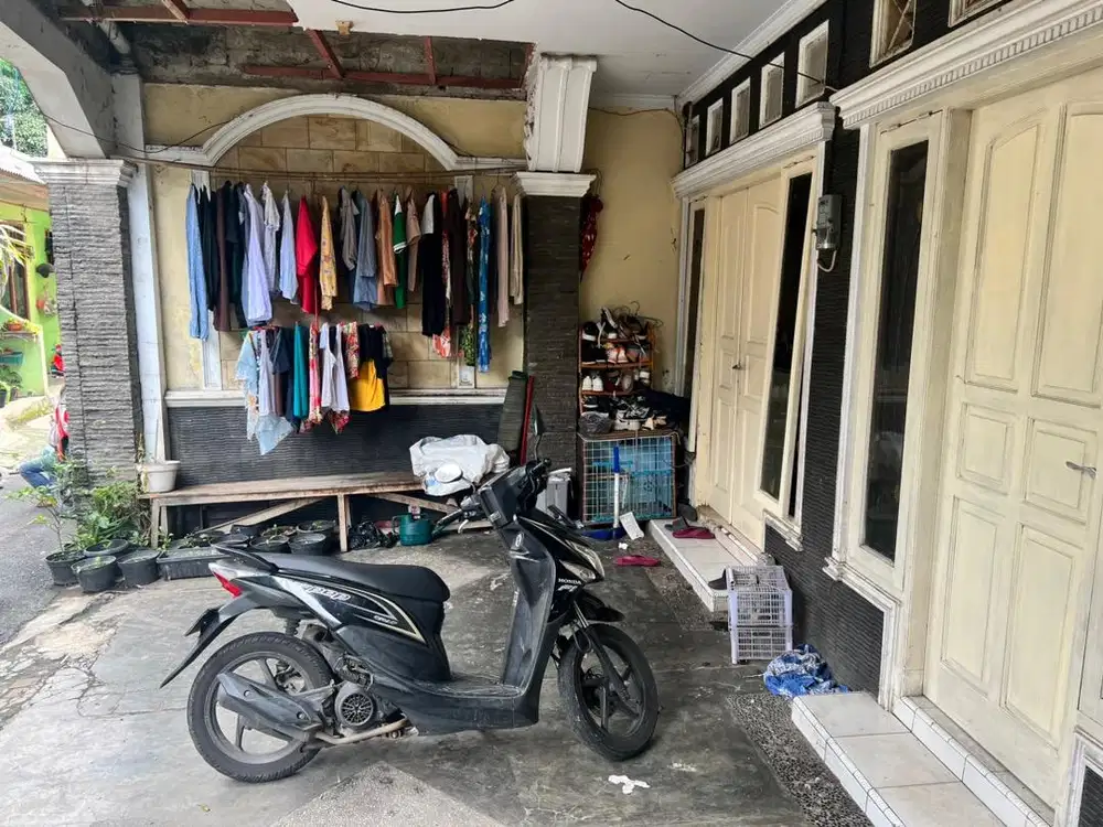 Rumah Dijual Daerah Jakarta Selatan, Cocok jadi rumah tinggal/kos.