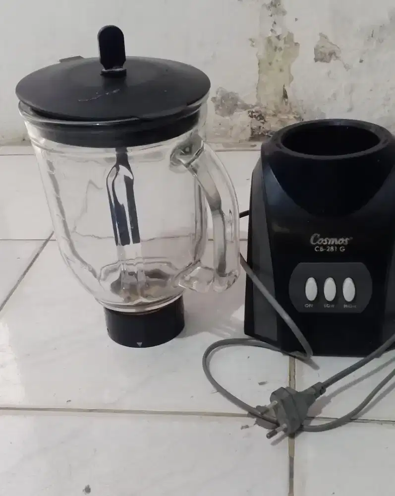 1 set cctv dan monitor, speker dan kulkas  dll