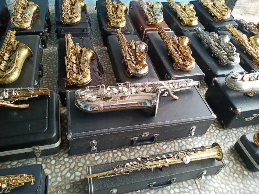 Jual beli saxophone