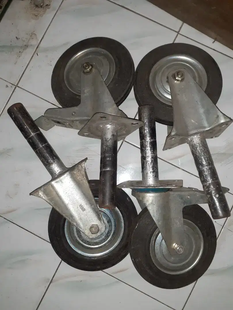 Roda scaffolding standart mainframe steger 8inch  karet perset-4buah