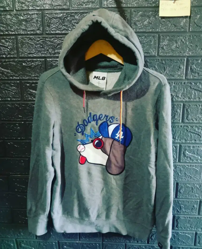 Sweater Hoodie
Brand : MLB x beyond closet