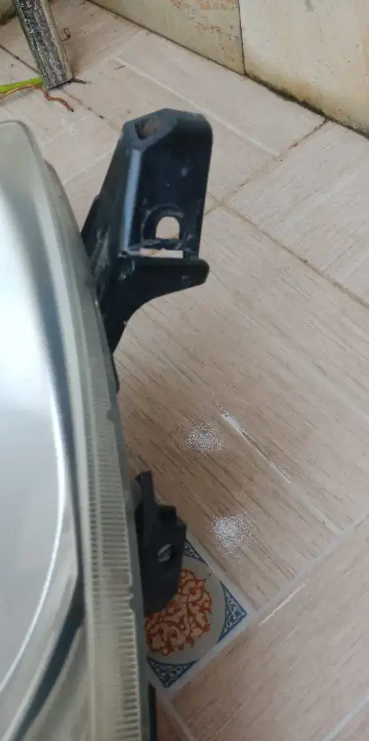Lampu depan Yaris 2007 ori