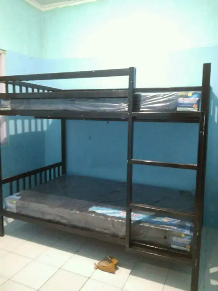 Dipan tingkat.dipan susun.ranjang tingkat besi.dipan besi.dipan murah