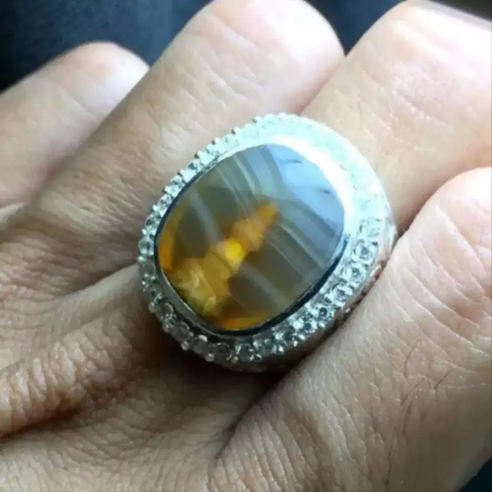 cincin dgn gambar alami kuil Wat Phra That Panom, Thailand