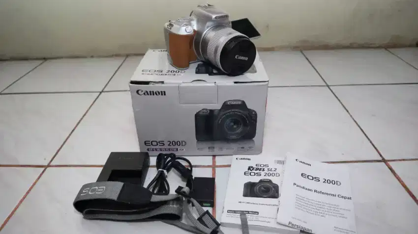 Jual cepat aja canon 200d fullset