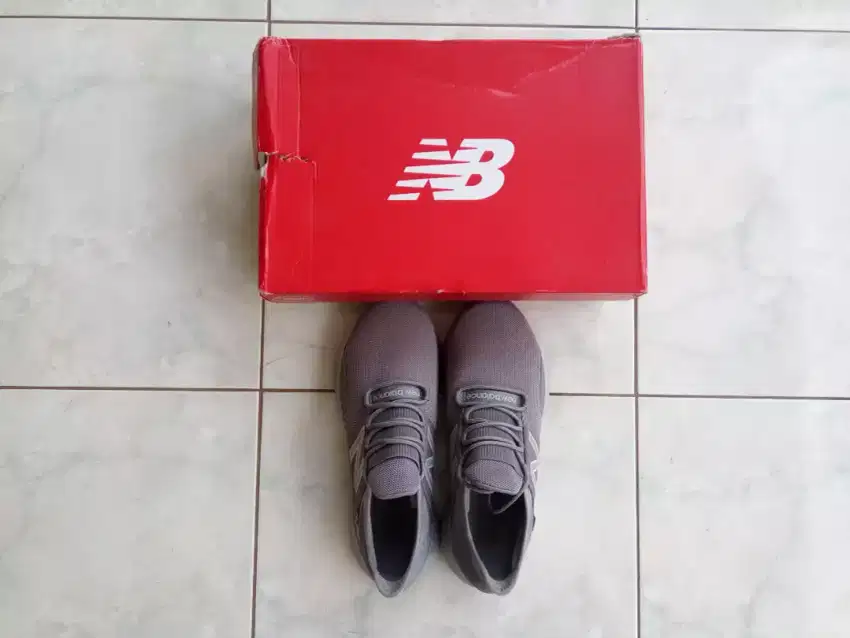 Sepatu New Balance ORIGINAL Grey size 43 Fitness Jogging