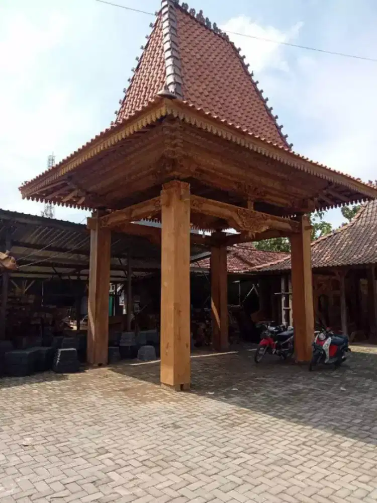 Joglo Soko 40x40x450cm, luas 500x370cm, tumpang luar 5 dalam 9