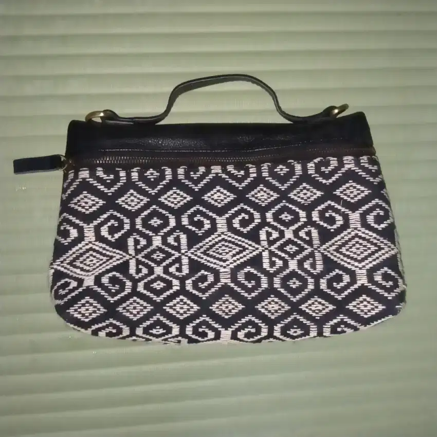 clutch bag ( utk kosmetik,hp,dll )