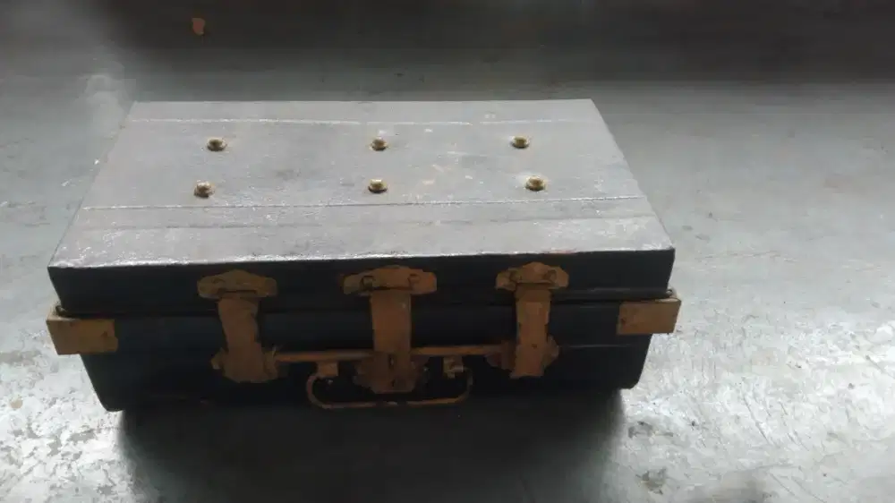 Koper besi hitam antik tua jadoel