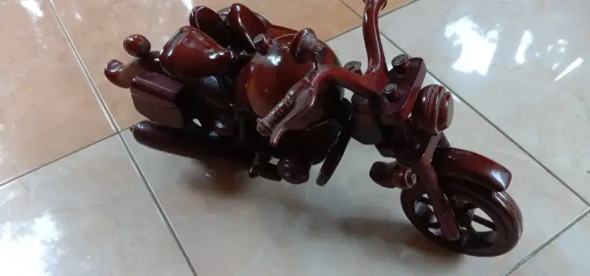 Spedamotor Antik dri Kayu Jati