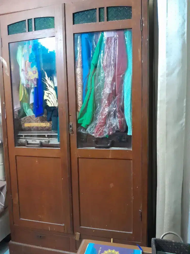 jual Lemari pakaian Antik,Jati ( mau pindahan)