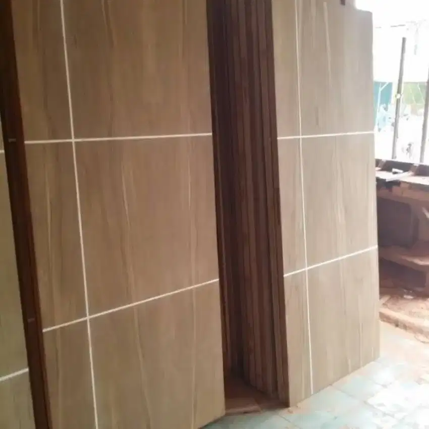 Pintu triplek motif