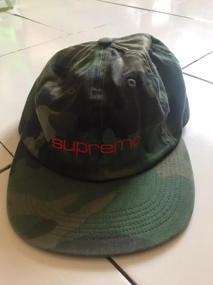 Supreme topi outlet