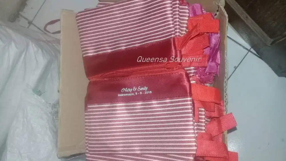 Souvenir dompet murah