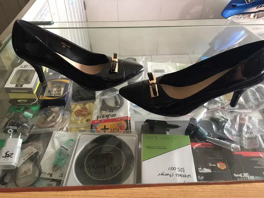 Sepatu Buceri Black Uk 38
