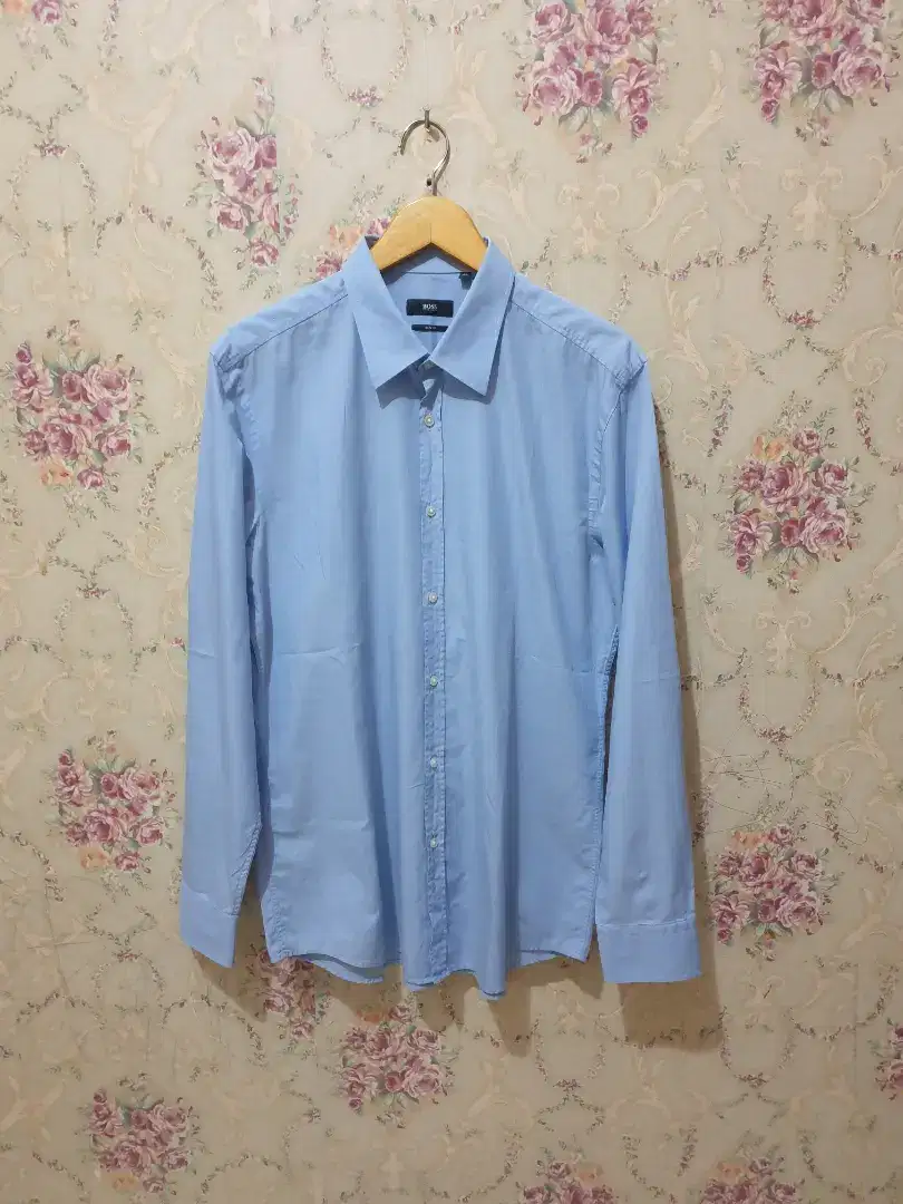 Mulus .authentic baju kemeja hugo boss size 42