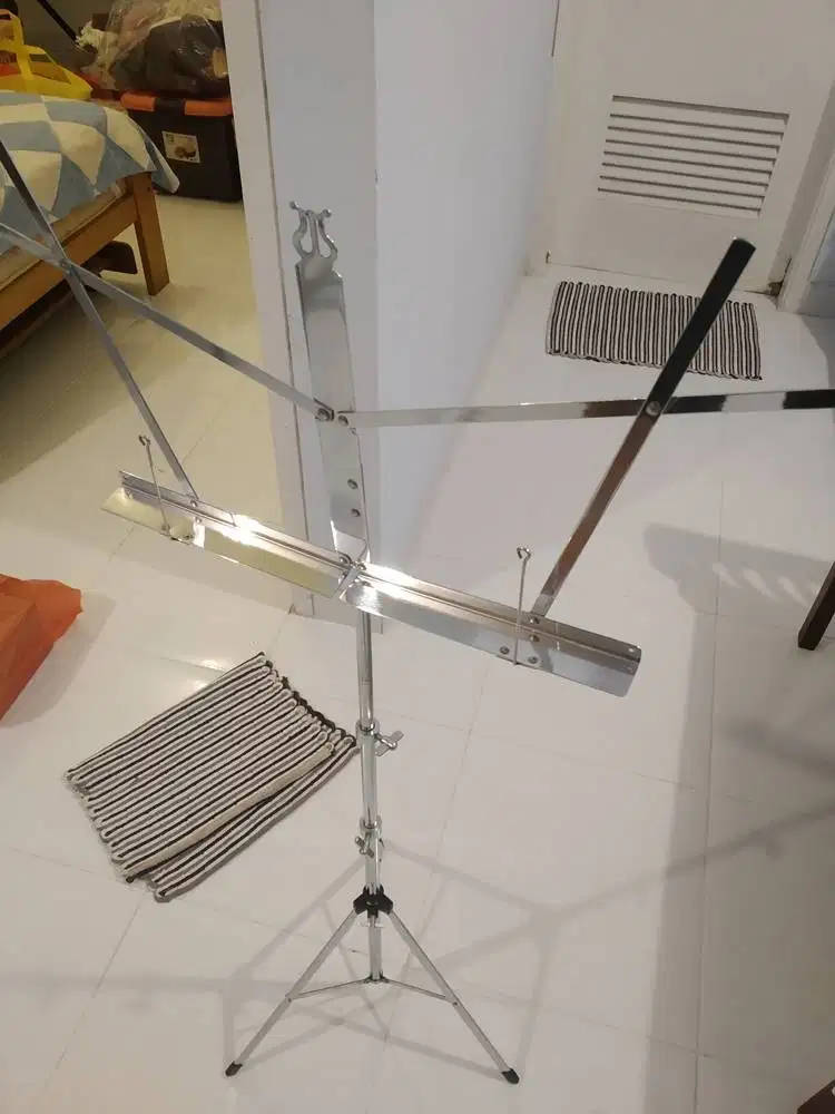 Music Stand Bahan Chrome