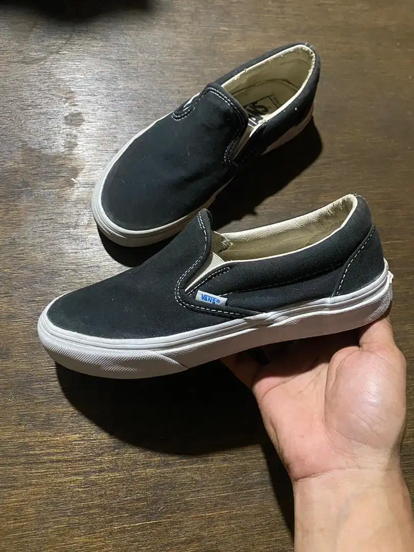 Vans slip on bw