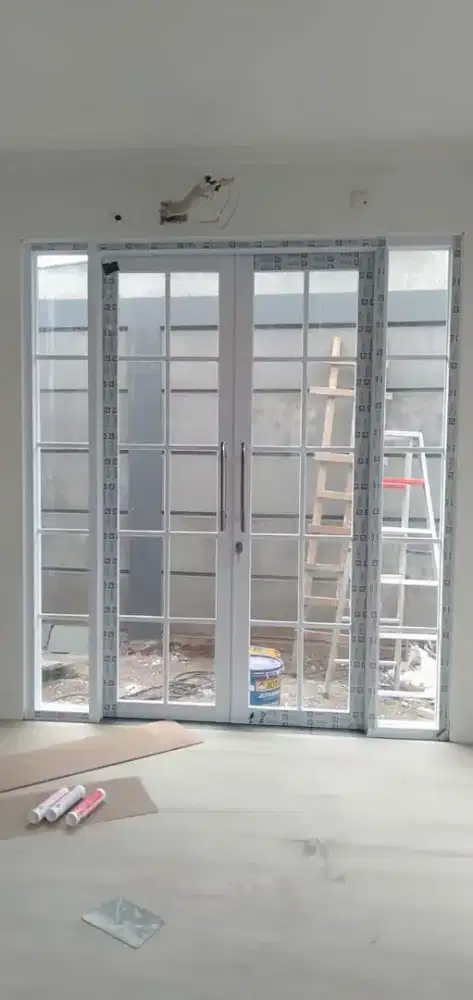 kusen dan pintu jendela aluminium dan kaca