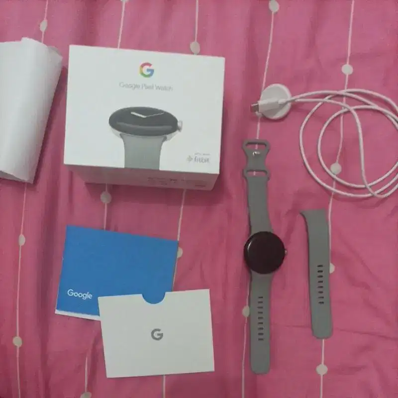 Preloved Google Pixel Smart Watch Fullset