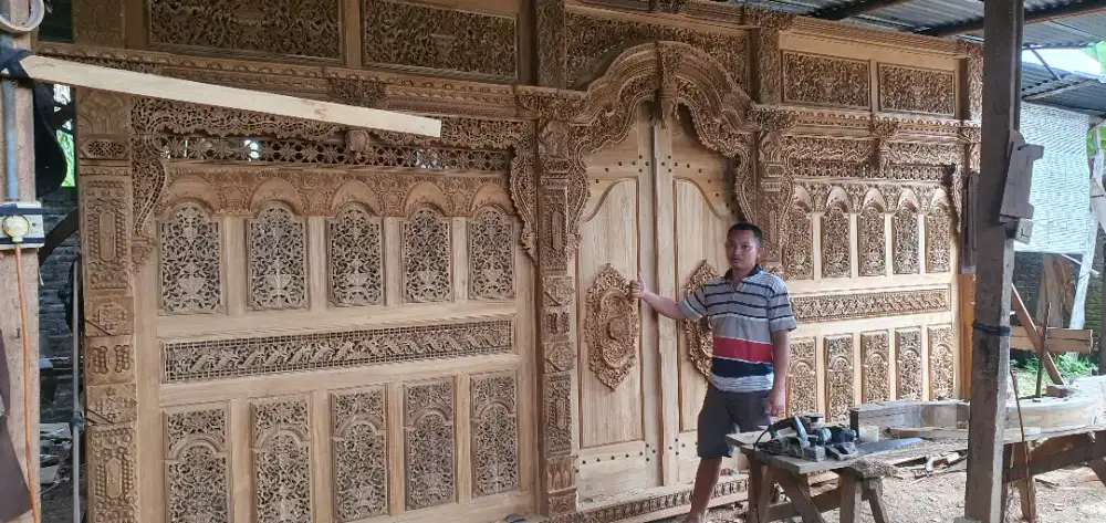 Gebyok l 625 tinggi 3 meter soko lebar 18 tebal 15 jati tua