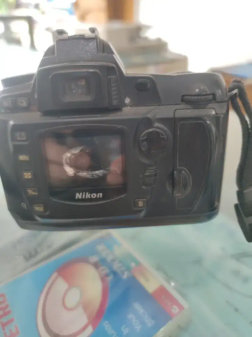 JUAL DSLR NIKON D70 PLUS LENSA