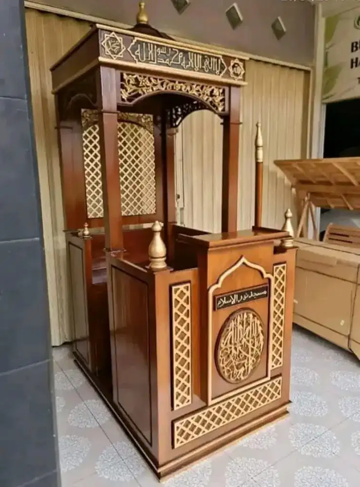 Mimbar masjid mimbar kubah ukir kaligrafi jepara materil kayu jati