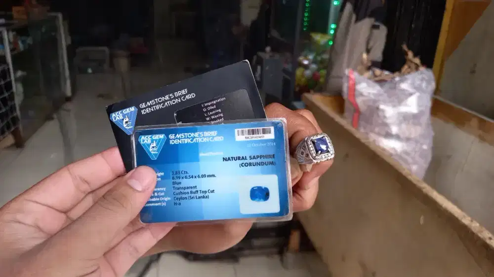 Blue sapphire Ceylon Sri Lanka