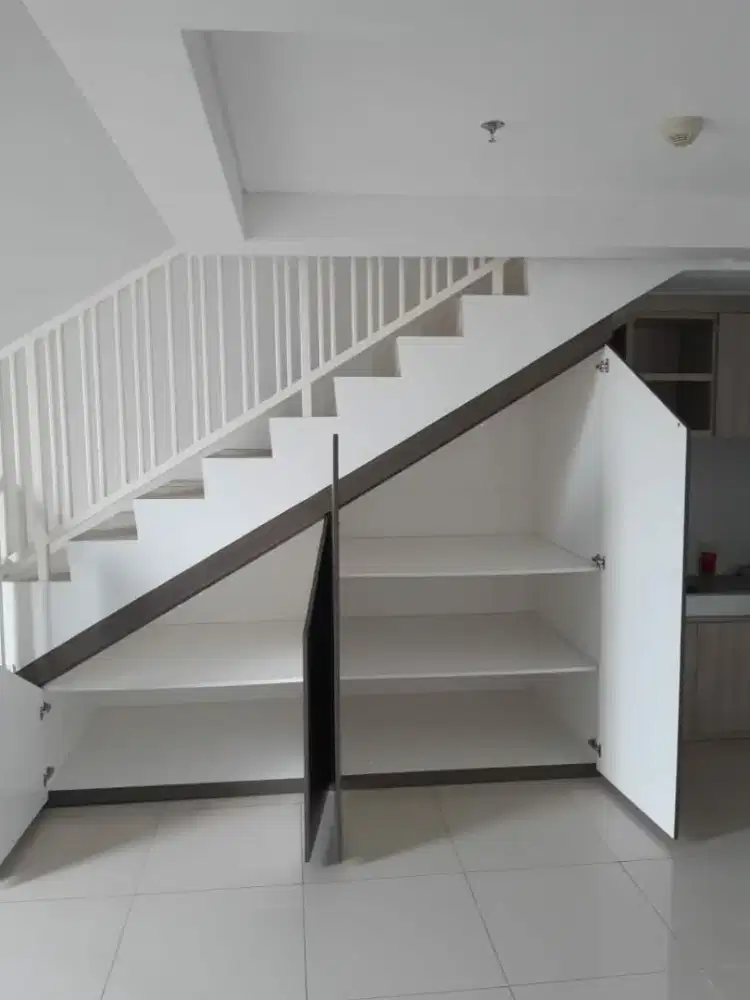 Custom Lemari Bawah Tangga