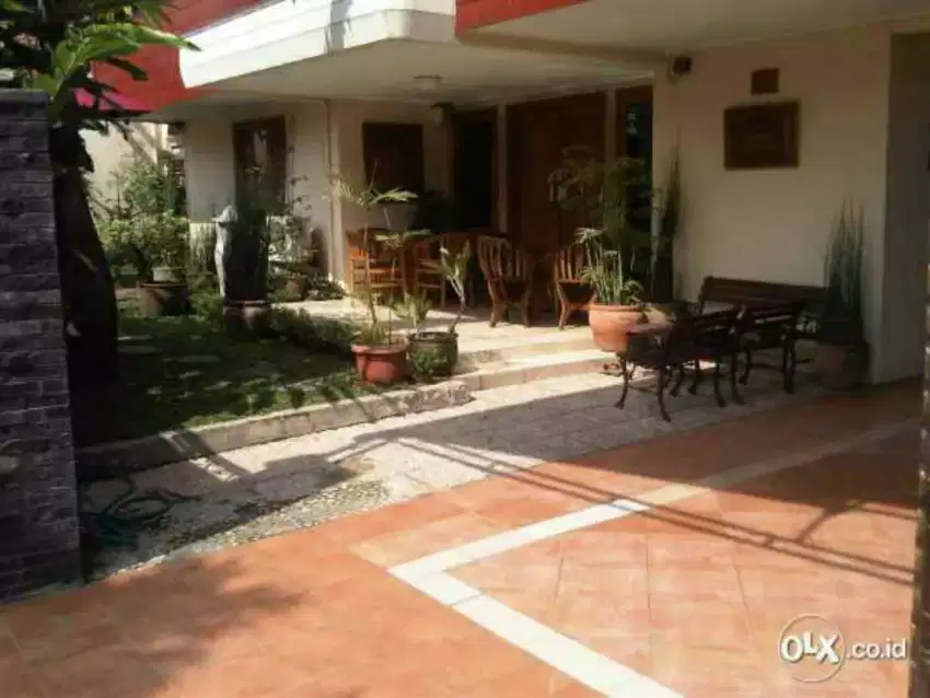 Dijual Rumah Tinggal 2 lantai plus Kos Kosan dilokasi strategis.