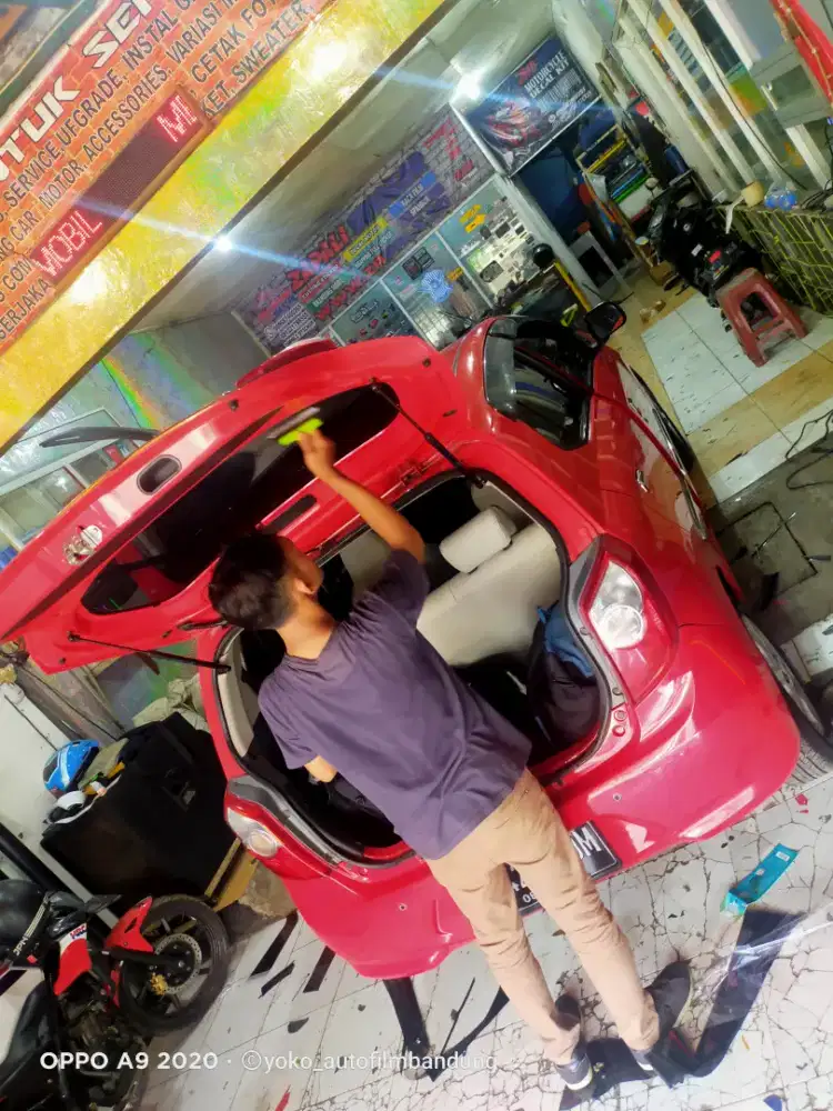 Pasang kaca film mobil murmer