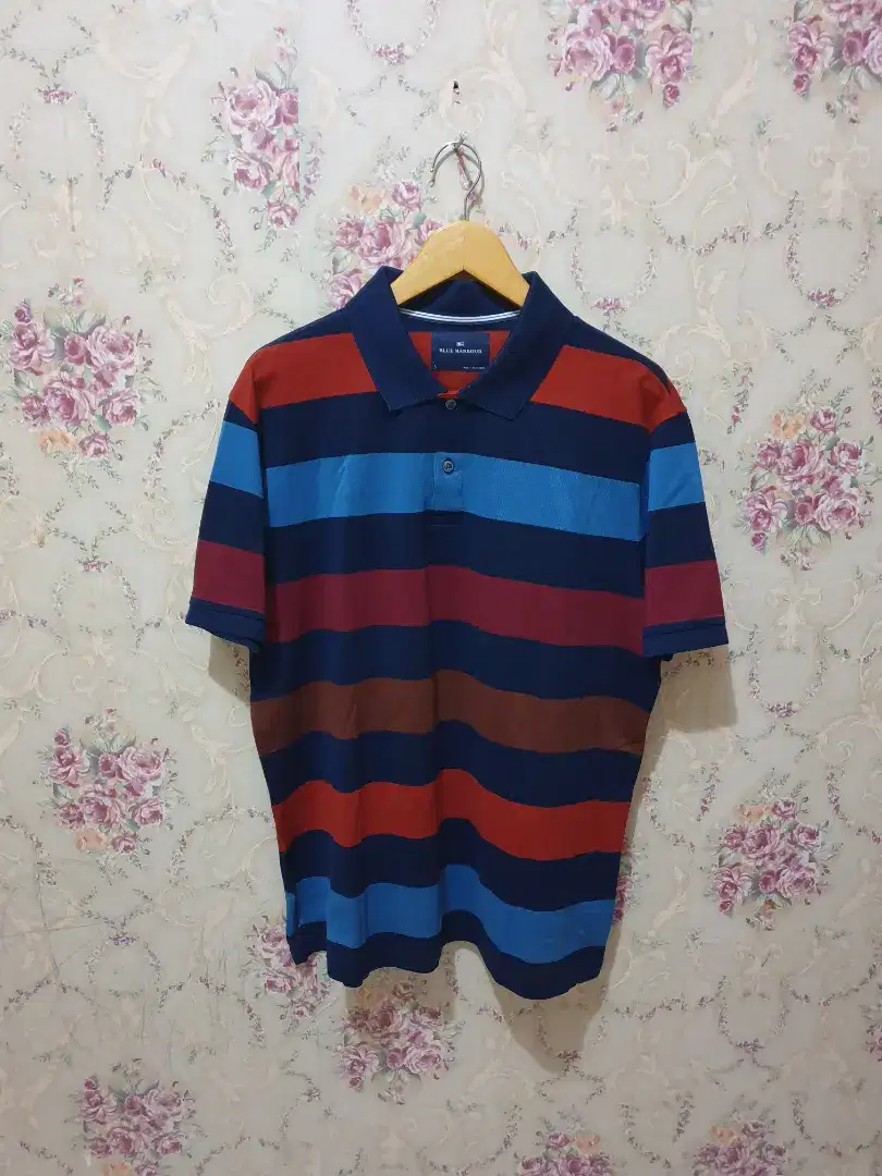 Like new .authentic kaos kerah .polo shirt M&S size xl fit L