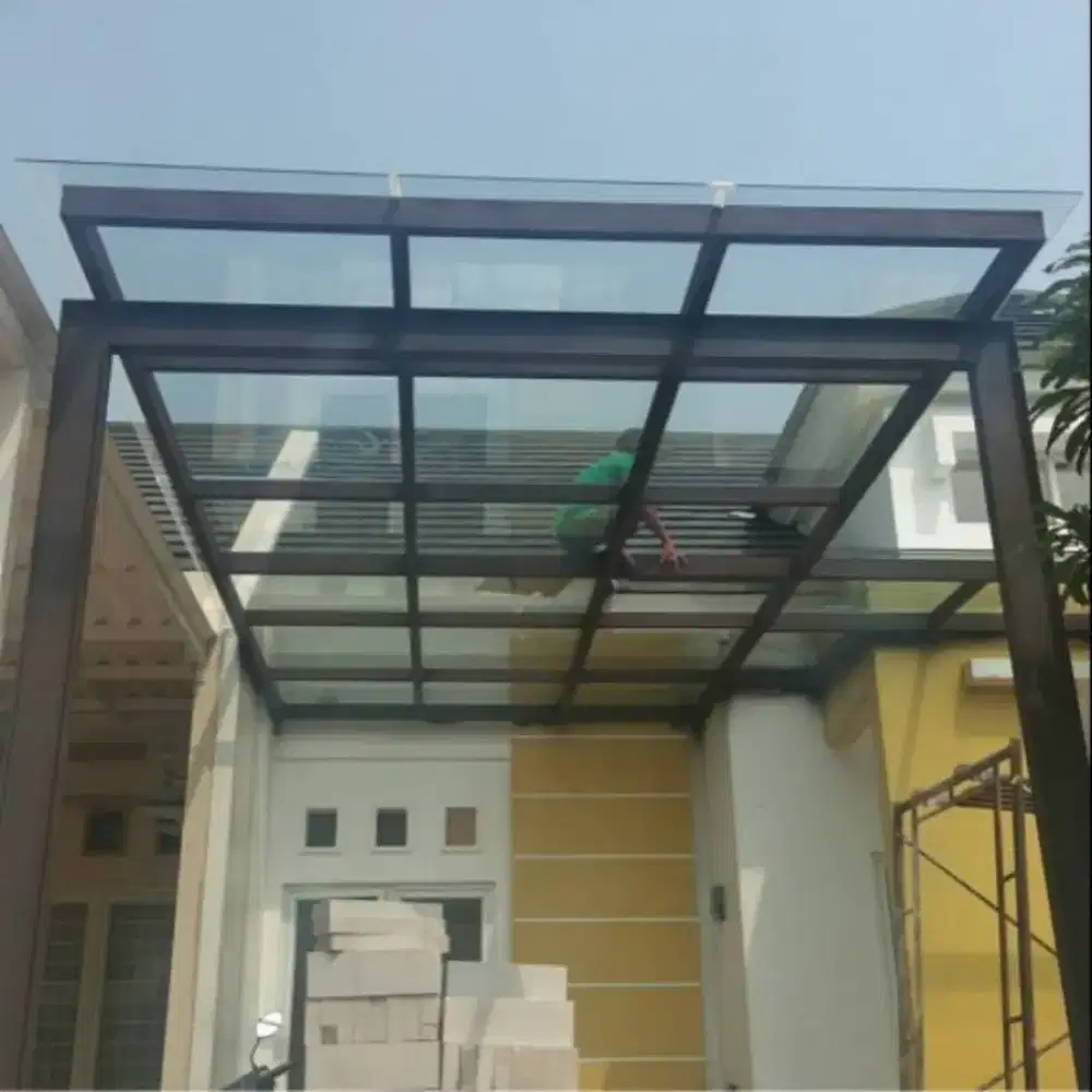 Kaca film untuk canopy atau partisi