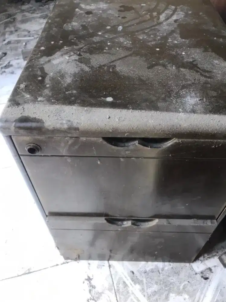 Diterima besi tua bekas pabrik kantor dll