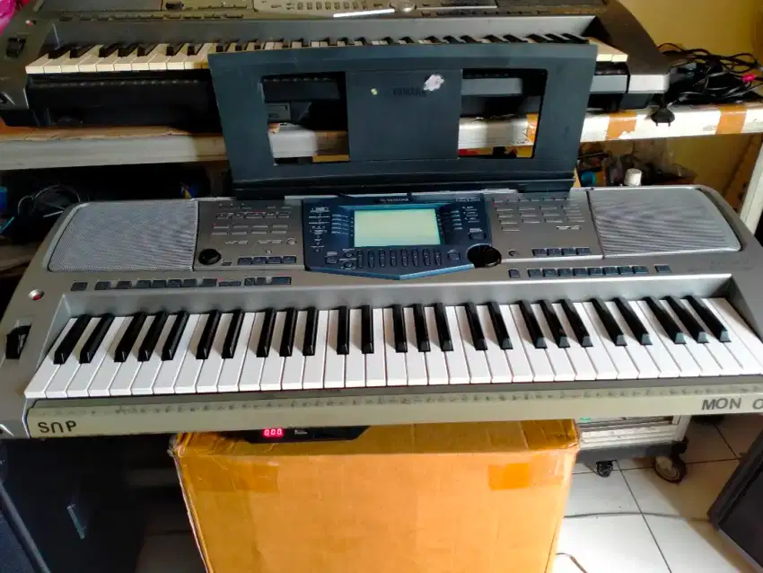 KEYBOARD YAMAHA PSR -1100.