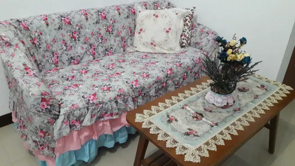 Sofa Shabbychic Tosca dan Meja Jati Free Cover dan 4 Bantal Pcs Nego